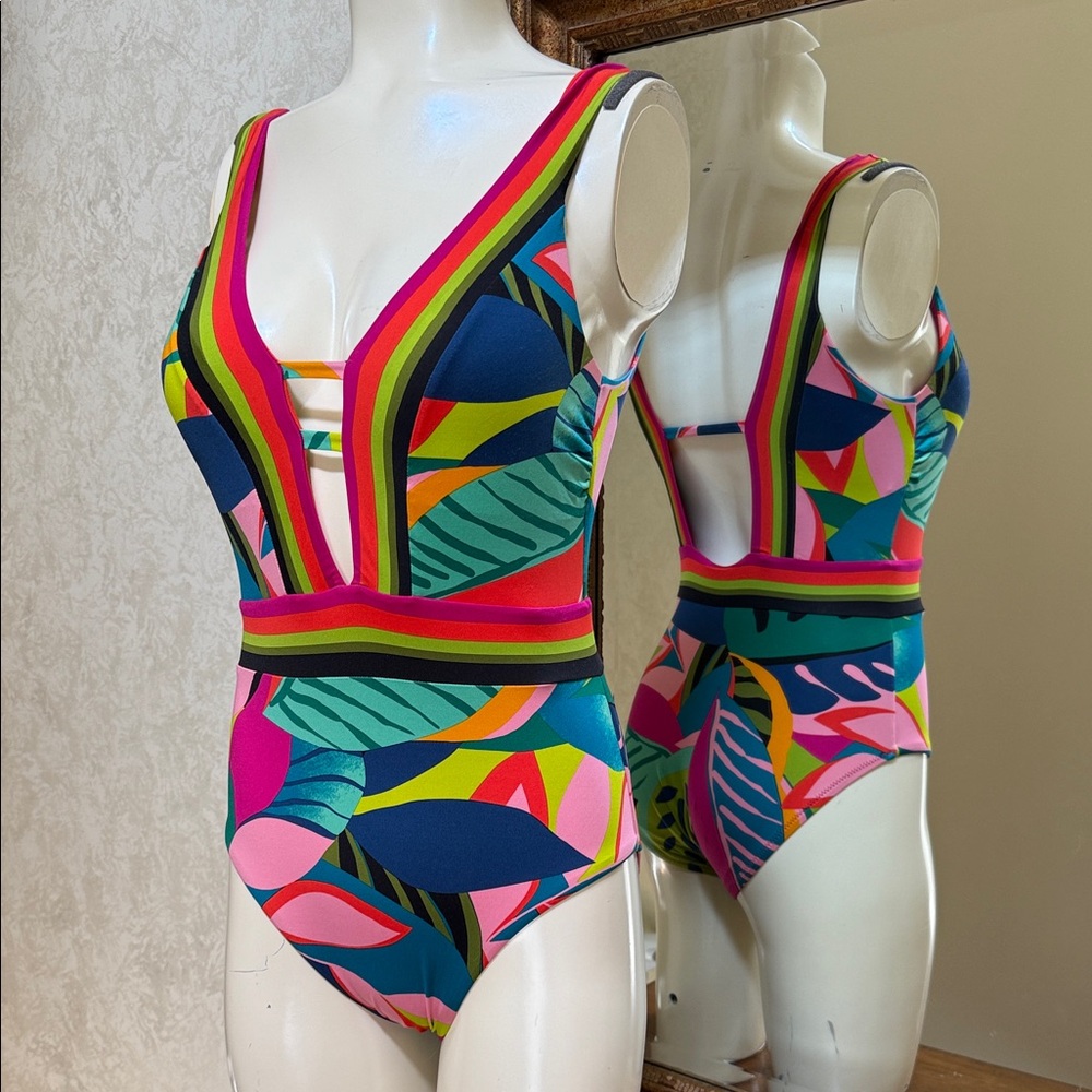Trina Turk Vibrant Multicolor Women’s One Piece swimsuit. Size 6. Bold Colors.
